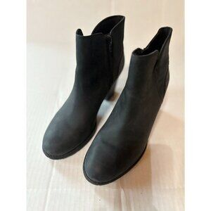 Clarks Ultimate Comfort Collection Black Leather Boots size 9